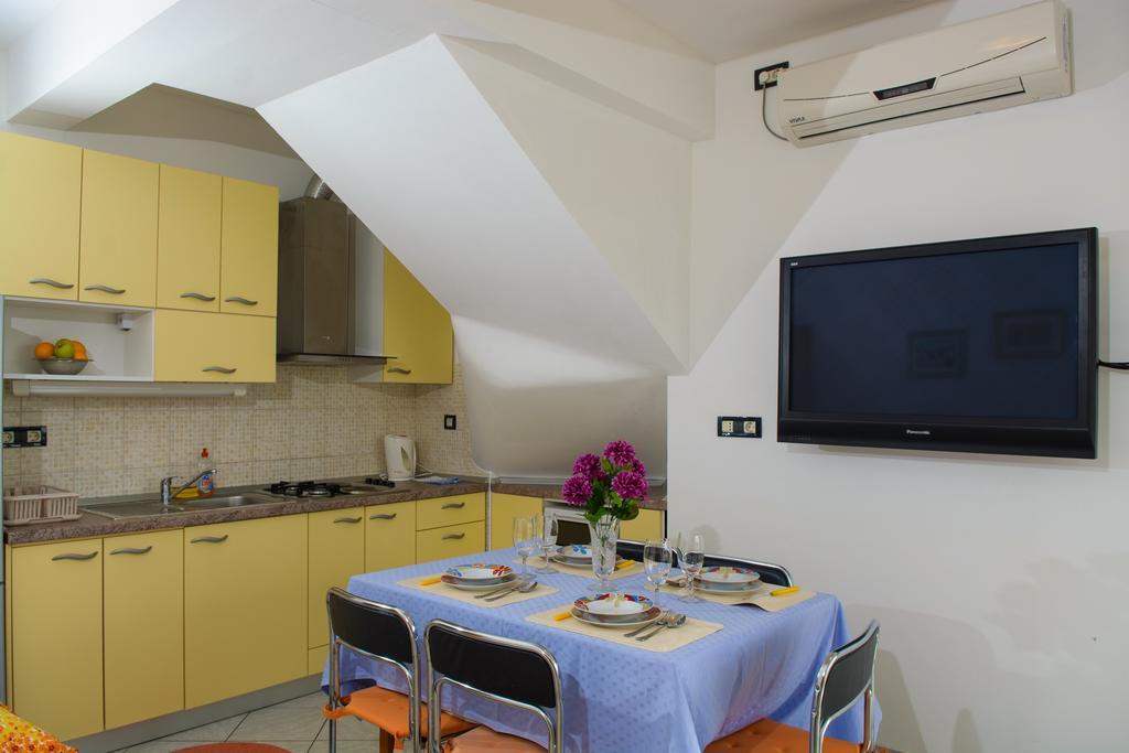 Apartments Jerkunica Rogoznica  Zimmer foto