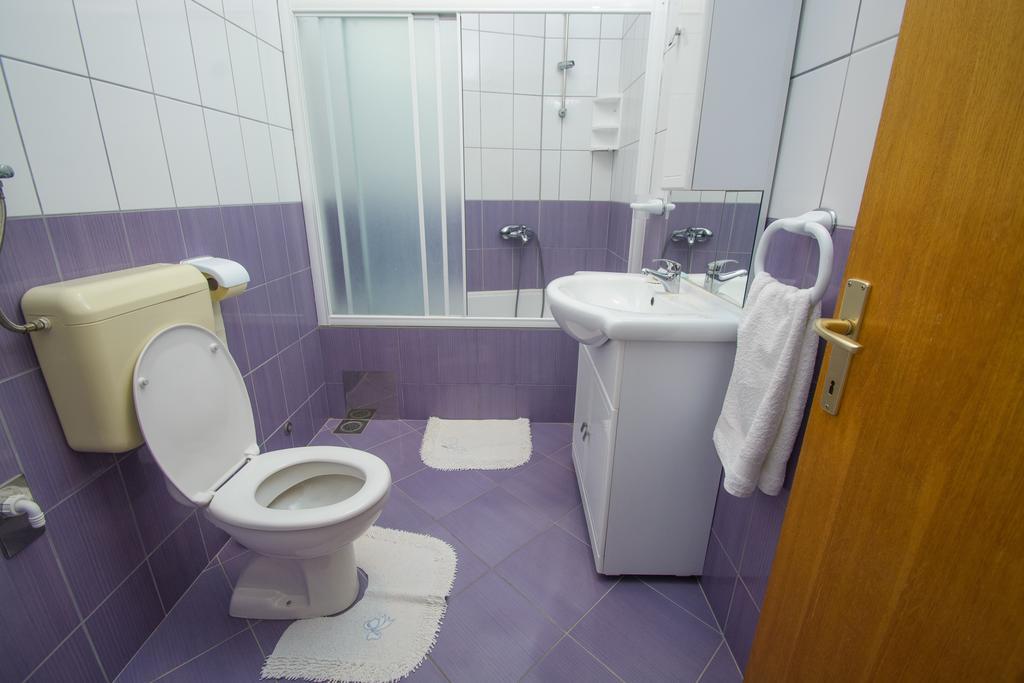 Apartments Jerkunica Rogoznica  Zimmer foto