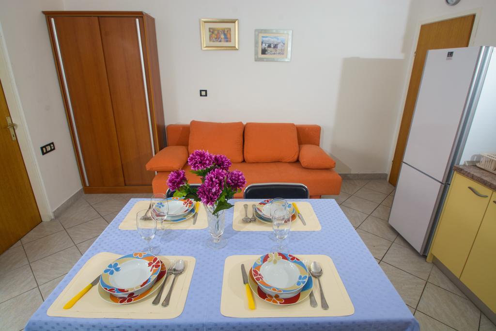 Apartments Jerkunica Rogoznica  Zimmer foto
