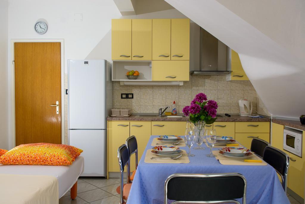 Apartments Jerkunica Rogoznica  Zimmer foto