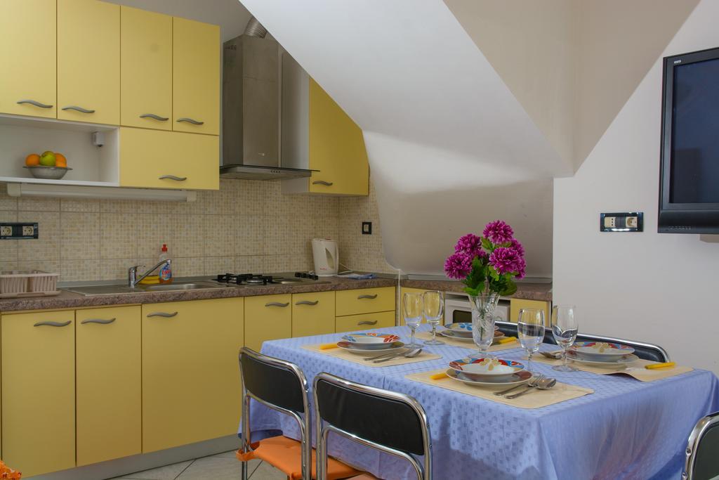 Apartments Jerkunica Rogoznica  Zimmer foto